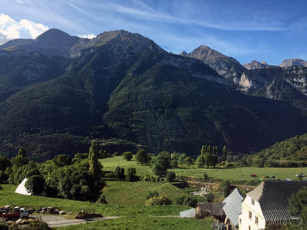 Vista a la montaña, alojamiento barato en Europa, hotel en Gistaín